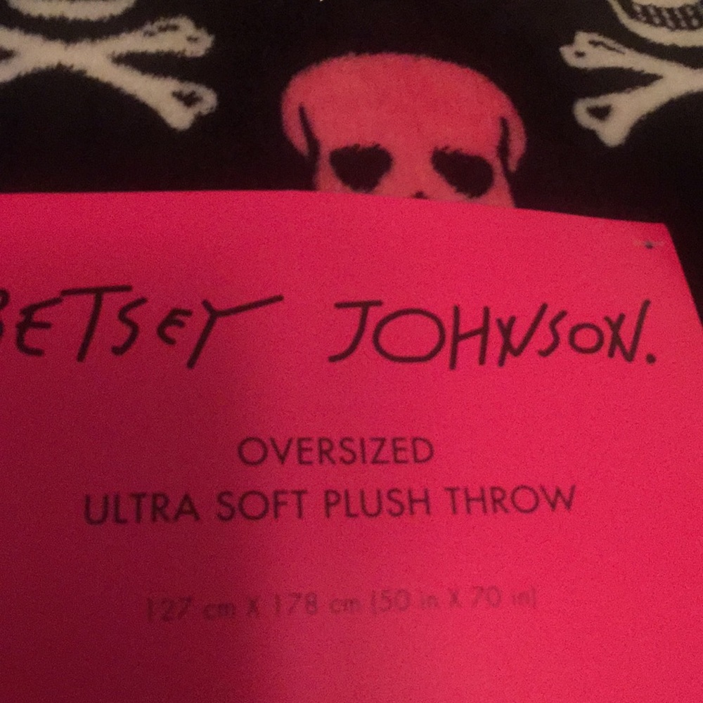 ❤️❤️❤️Betsey Johnson oversized Throw